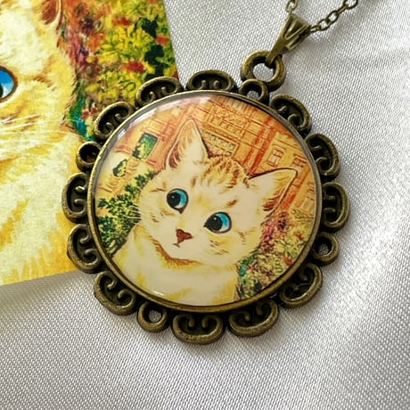猫の画家ルイス・ウエイン「白猫とオレンジの教会」/アンティーク調ネックレス/ラウンド ブロンズ/世界の名画アクセサリー