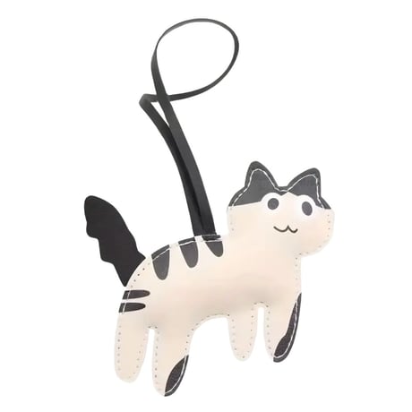 ぷっくり猫チャーム｜通し穴付き・レザー風アクセサリー（全2色）