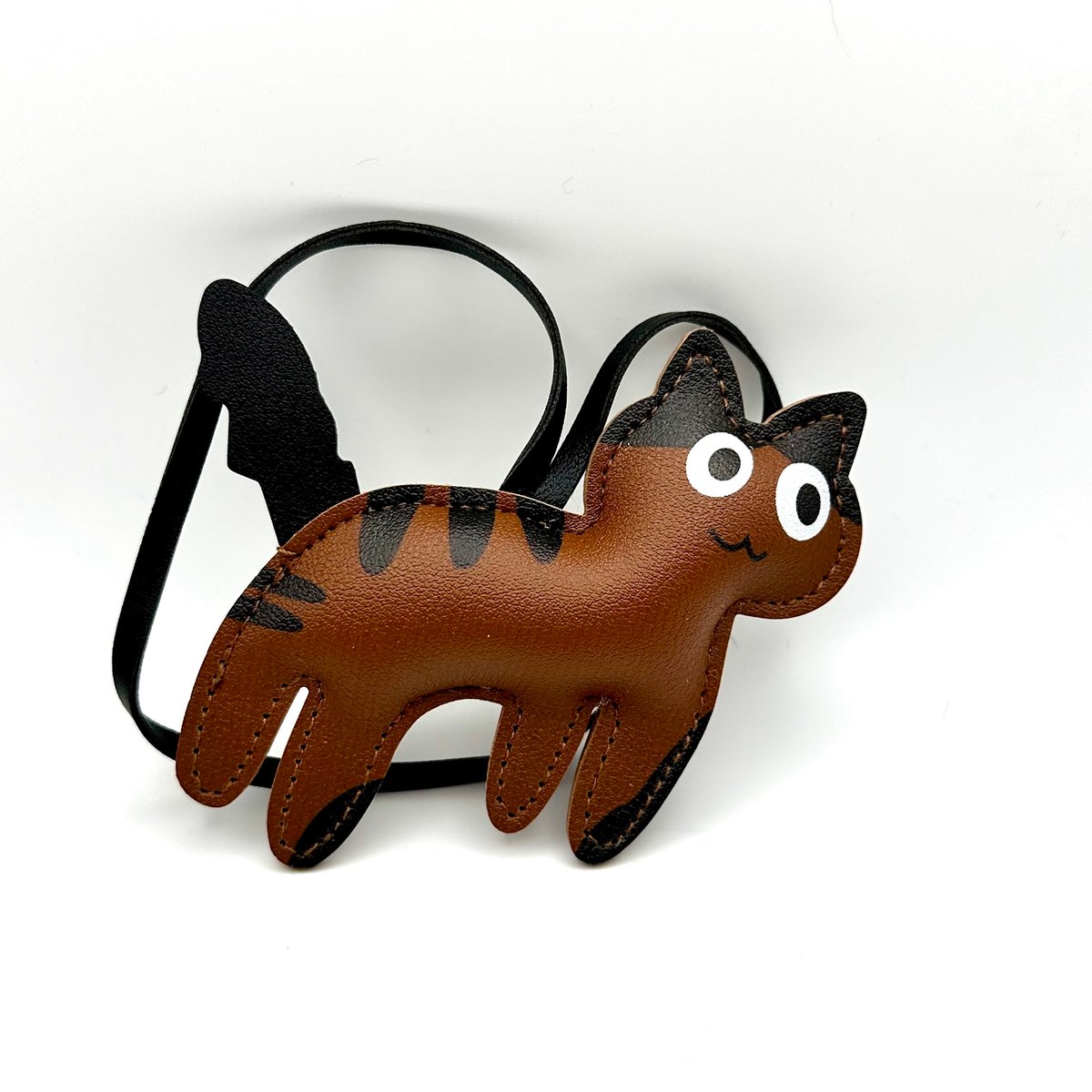 K-9700じゃれ猫 ジャンピング猫 おすわり猫 招き猫チャーム(親子にゃんこ) K-9700じゃれ猫 ジャンピング猫 おすわり猫 招き猫チャーム(親子