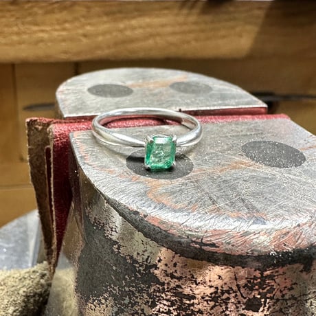【5月誕生石】エメラルド シンプルリング｜ 0.6ct
