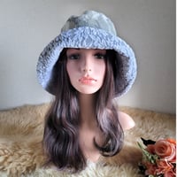 ひとつ持っていると便利なプレーン帽子★約62㎝★グレー×ホワイト系★リーフレース×迷彩★