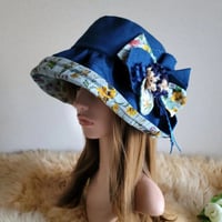 ★日差しに負けない★ギャザーフリル 帽子★コサージュ付き   コットン ブルー系