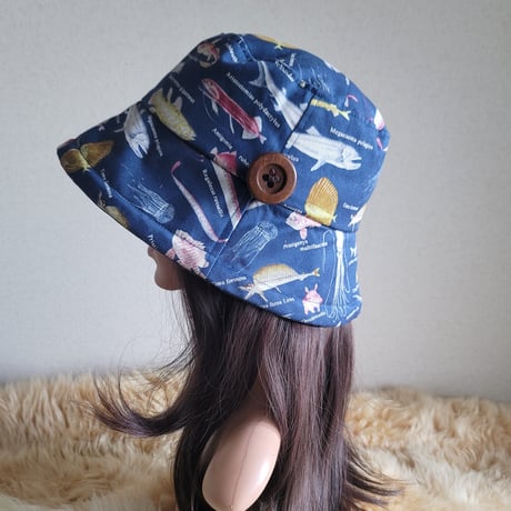 ★深海魚★woodボタン★62㎝★襟元が邪魔になら無い★コンパクトhat