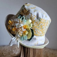 ★彩りミモザ　hat★つば広バージョン×コサージュ帽子