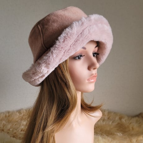 three. premium★ポンポンhat★厚手★優しいピンクカラー