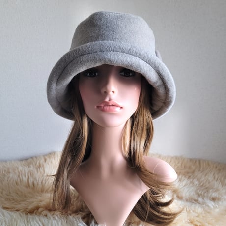 three.luxury★国産カシミア100%★厚手ベージュ系★襟元が邪魔になら無い★ビッグボタン　コンパクトhat