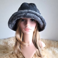 ふわモコ★フィットhat★グレー系★太目のストライプ
