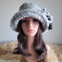 three. premium★ポンポンhat★ライトグレー系
