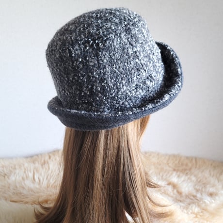 ★three. premium★襟元が邪魔になら無い★ビッグボタン　コンパクトhat★厚手★ラメツイード