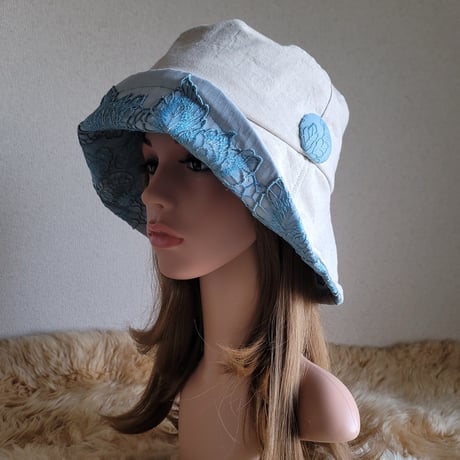 ひとつ持っていると便利なプレーン帽子★ナチュラルベージュ×水色レース