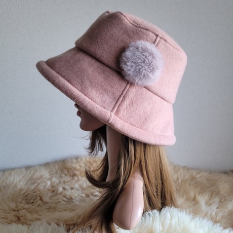 ★three. premium★襟元が邪魔になら無い★ビッグボタン　コンパクトhat★厚手★優しいピンクカラー