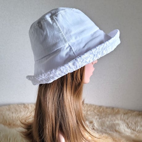 リーフレース×ホワイトcotton★ひとつ持っていると～★約61㎝