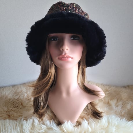 three. premium★62㎝★イタリア　ツイードミックス★襟元が邪魔になら無い★ビッグボタン　コンパクトhat