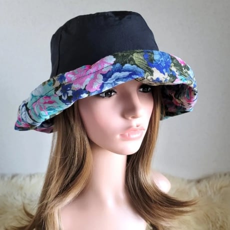 ★Flower×black★コサージュ★ミディアム★62.5㎝★日差しに負けない★ギャザーフリル 帽子★コサージュ付き
