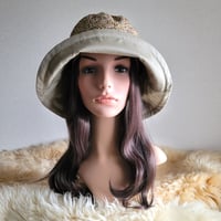 イエローベージュ×ピンク系小花柄★ひとつ持っていると便利なプレーン帽子
