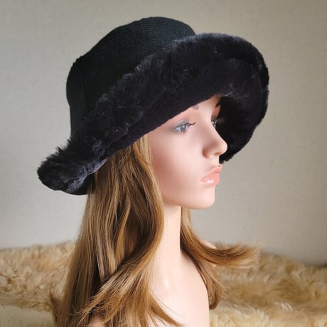 ポンポンhat★厚手ブラックwool斜めライン★約61.5㎝★