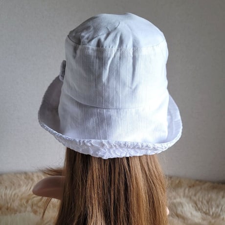 リーフレース×ホワイトcotton★ひとつ持っていると～★約61㎝
