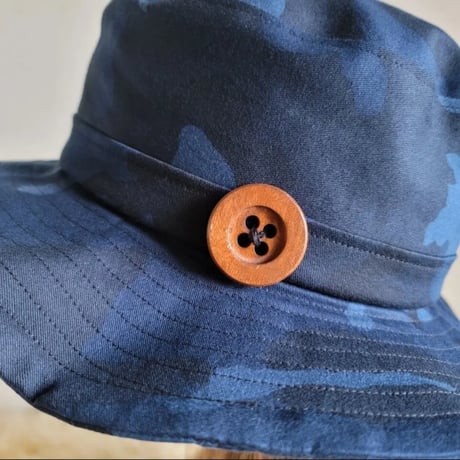 自分らしくアレンジ hat★61.5㎝★ゆったり サイズ調節付き ワイヤー入りハット 迷彩 wood