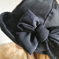 フィット hat×リボン★約59.5㎝★ブラックcotton×シルバーラメリボン