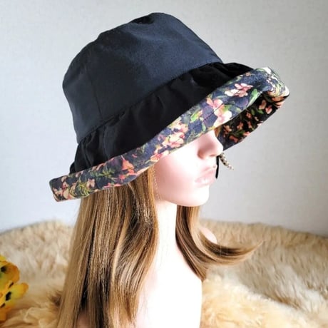 ★ビオラFlower×black★日差しに負けない★ギャザーフリル 帽子★コサージュ付き