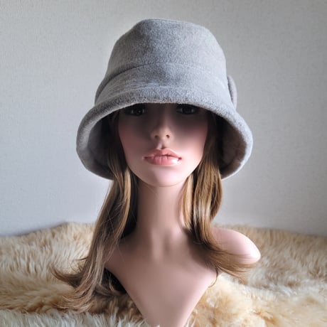 three.luxury★国産カシミア100%★厚手ベージュ系★襟元が邪魔になら無い★ビッグボタン　コンパクトhat