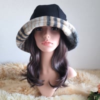 フィットhat★62㎝★サイズベルト付き★薄手BLACKウール×プレミアムチェック柄