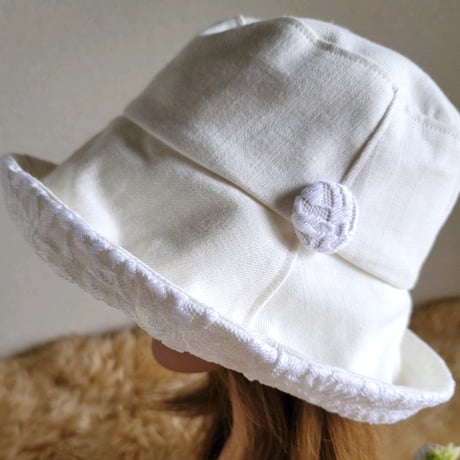 しっかりオフホワイトcotton★ひとつ持っていると便利なプレーン帽子×リーフ模様レース★61.5㎝★