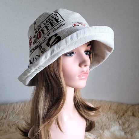 ★ビッグくるみボタン★ひとつ持っていると便利なプレーン帽子★62㎝ ★コーヒー柄×麻素材ボタン