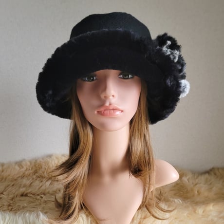 ポンポンhat★厚手ブラックwool斜めライン★約61.5㎝★