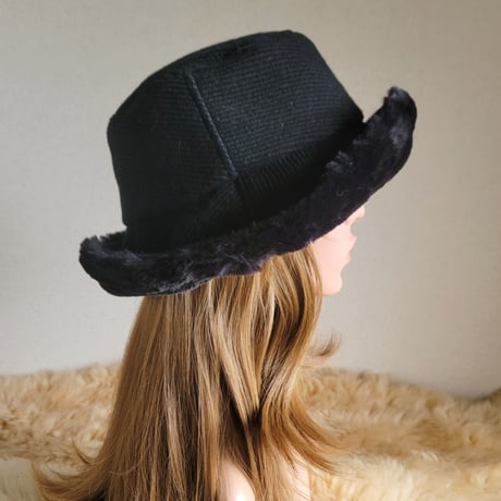 ポンポンhat★厚手ブラックwool斜めライン★約61.5㎝★