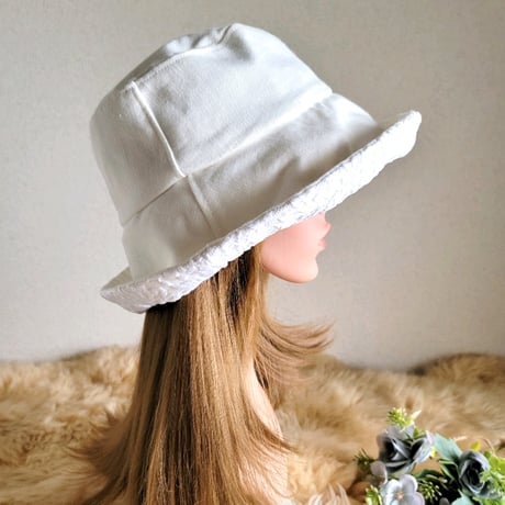 しっかりオフホワイトcotton★ひとつ持っていると便利なプレーン帽子×リーフ模様レース★61.5㎝★