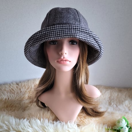 three. premium★フィットhat★しっかりウール★ヘリンボーン　ツイード★