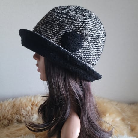 three. premium★59.5㎝★フィット hat★ブラック×クリーム
