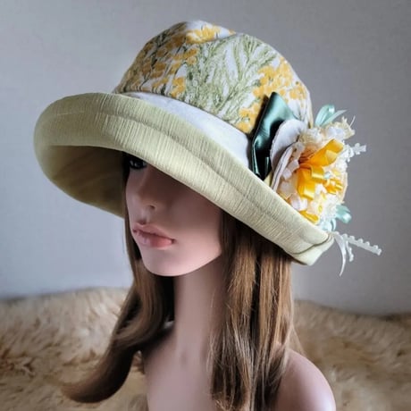 ★彩りミモザ　hat★つば広バージョン×コサージュ帽子