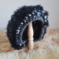 No.030*  お花付きニット帽子＊ブラック×グレー系ミックス