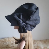BLACK×グレー系★約60.5㎝★リボンが アクセント★ツイストキャスケット
