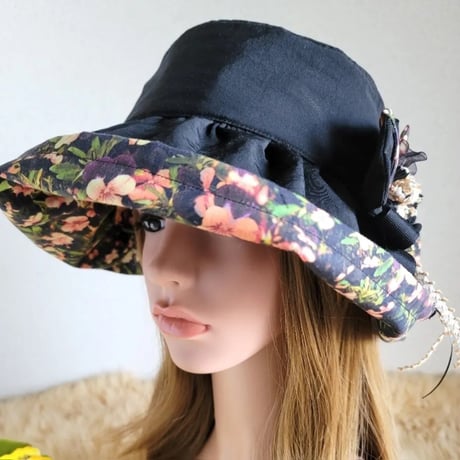 ★ビオラFlower×black★日差しに負けない★ギャザーフリル 帽子★コサージュ付き
