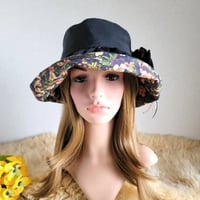 ★ビオラFlower×black★日差しに負けない★ギャザーフリル 帽子★コサージュ付き