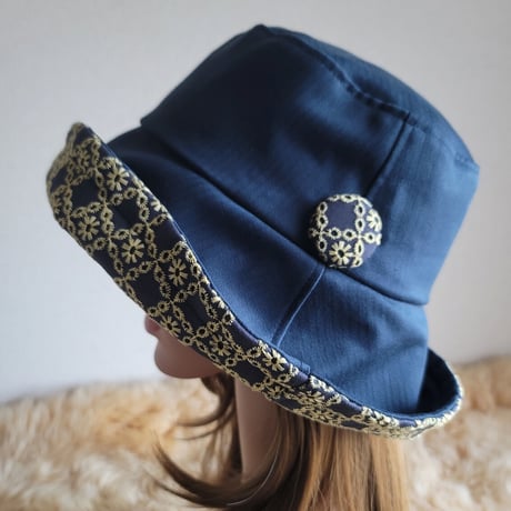 ひとつ持っていると便利なプレーン帽子★62㎝ ★レモンイエロー刺繍×ネイビー