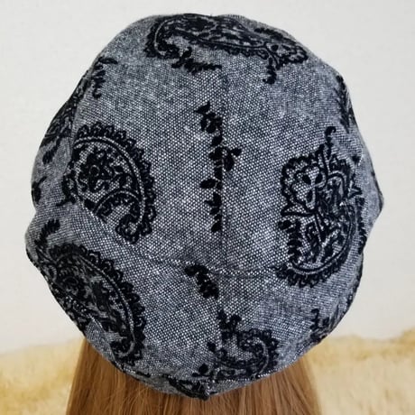 切り替えが立体的な ベレー帽★ ウールフロッキープリント