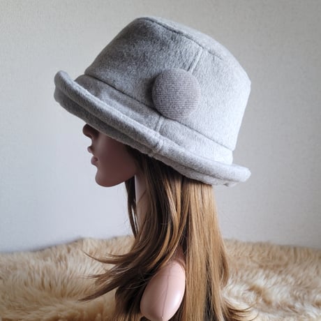 three.luxury★国産カシミア100%★厚手ベージュ系★襟元が邪魔になら無い★ビッグボタン　コンパクトhat