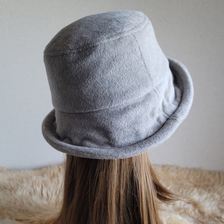 three.luxury★国産カシミア100%★厚手ベージュ系★襟元が邪魔になら無い★ビッグボタン　コンパクトhat
