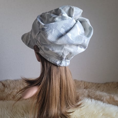 ライトグレー系×ホワイト迷彩★みんなに 見せたい 渦巻くback スタイル