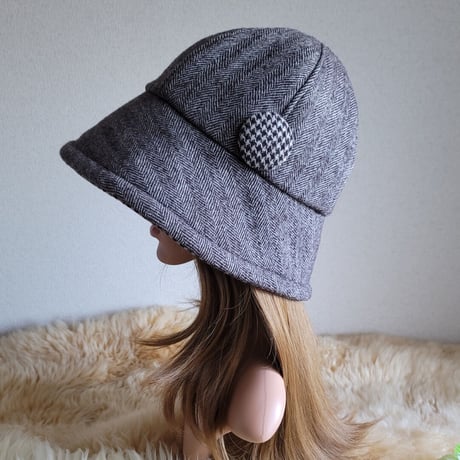 three. premium★フィットhat★しっかりウール★ヘリンボーン　ツイード★