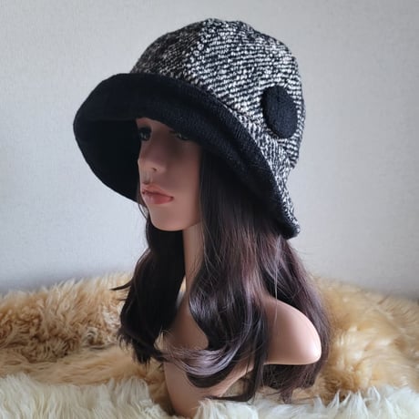 three. premium★59.5㎝★フィット hat★ブラック×クリーム