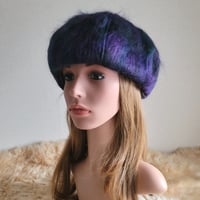 three. premium★上質シャギーモヘア★グリーン×パープルチェック柄★コーデが決まる6枚はぎベレー帽★61.5㎝