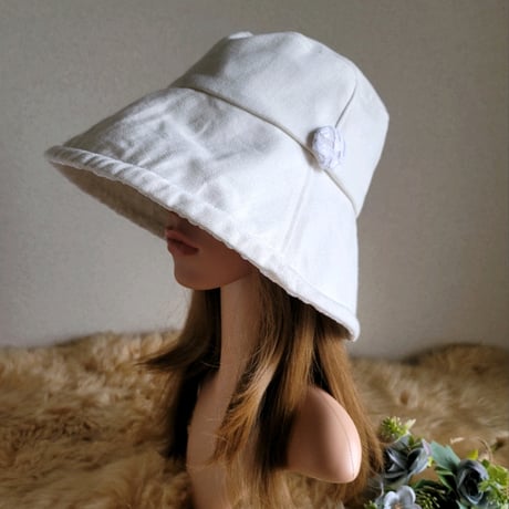 しっかりオフホワイトcotton★ひとつ持っていると便利なプレーン帽子×リーフ模様レース★61.5㎝★