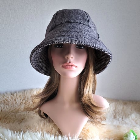 three. premium★フィットhat★しっかりウール★ヘリンボーン　ツイード★