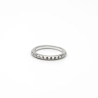 SLIM STUDS RING