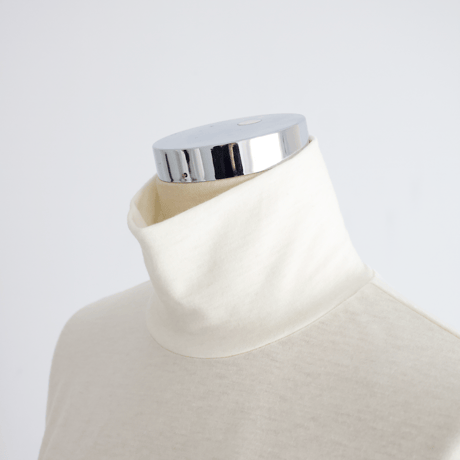 WOOL TURTLE NECK TEE